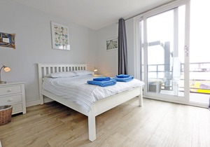 5 Avocet Quay, Emsworth - a lodge/cabin that sleeps 4 guests in 2 bedrooms