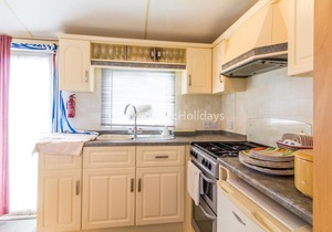 Superb pet friendly caravan for hire at Breydon Water in Norfolk ref 10089B