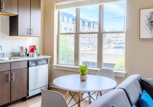 Viagem Beautiful and Spacious 1BR with Gym and Pool