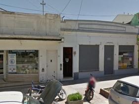 CASA EN CALLE PRINCIPAL