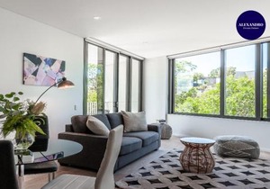 LUXURY APARTMENT / / MOMENTS TO LANE COVE VILLAGE