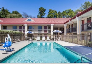 Days Inn by Wyndham Dalton