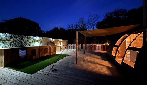 Luxury Tent, Hot Tub ((Max 2 Adults, 2 Child))