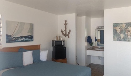 Standard Room, 1 Queen Bed