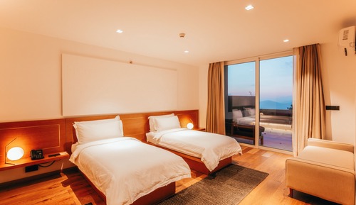 Superior Twin Suite With Private Balcony
