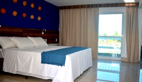 Room, Garden View