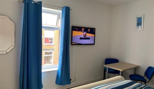 Basic Double Room - Blue Room