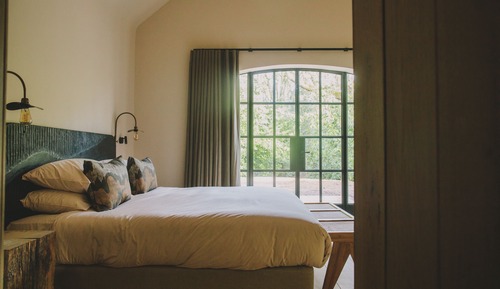 Signature Suite, 1 King Bed, Annex Building