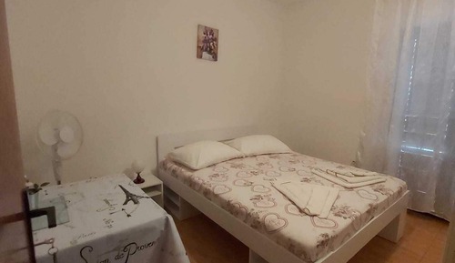 Studio (Studio Apartment)