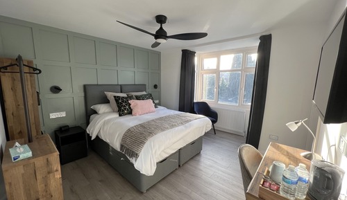 Deluxe Double or Twin Room