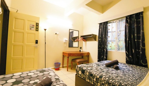 Economy Triple Room
