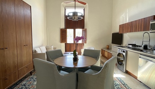 Superior Suite, 1 King Bed, Park View