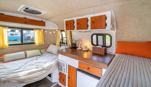 Basic Room, 1 Bedroom (Caravan (Coral orange))