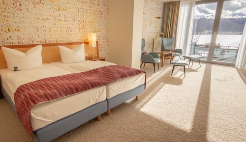 Junior Suite, Patio, Lake View