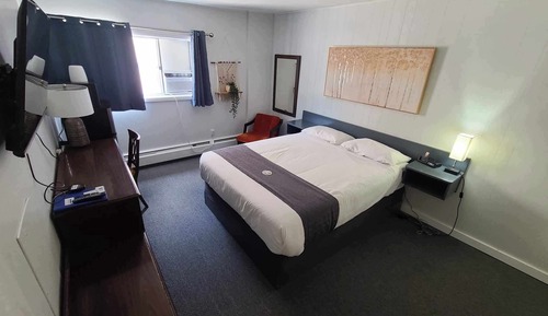 Economy Room, 1 Queen Bed