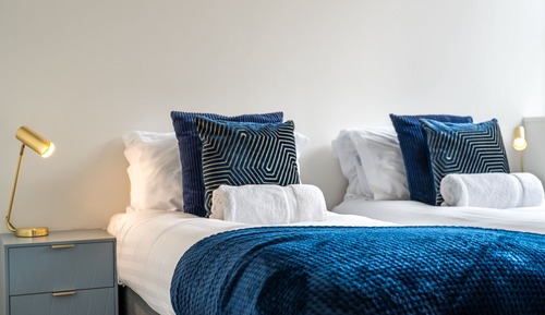 Luxury Apartment, Accessible, Private Bathroom (115N Platform North )