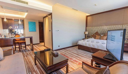 Room, 1 King Bed, Non Smoking, City View (Quiet Secluded Room)
