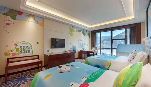 Family Room, 2 Queen Beds, Non Smoking