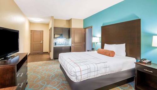 Deluxe Suite, Multiple Beds, Non Smoking (Deluxe Family Suite)