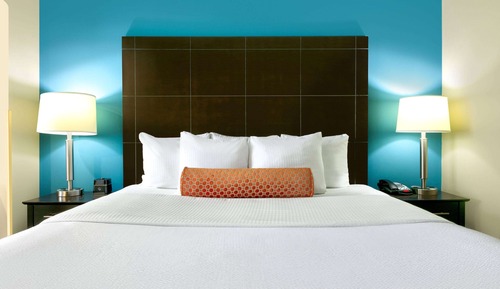 Deluxe Suite, 1 King Bed, Non Smoking