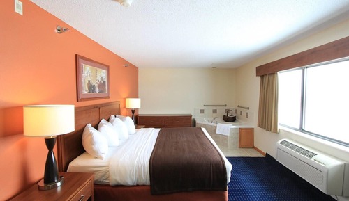 Suite, 1 King Bed, Non Smoking (One-Bedroom)