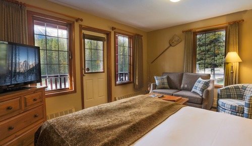 Saddleback Suite (Street Facing)