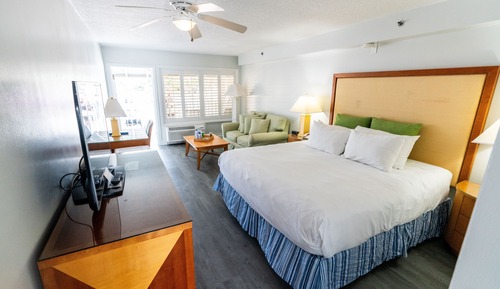 King Room with Water View, Balcony, Non-Smoking