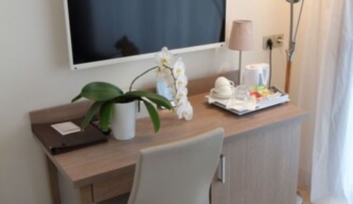 Classic Double Room, Street Side