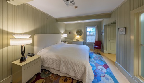 Deluxe Room (Standard King Bed)