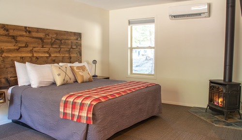 Cabin, 1 King Bed, Fireplace
