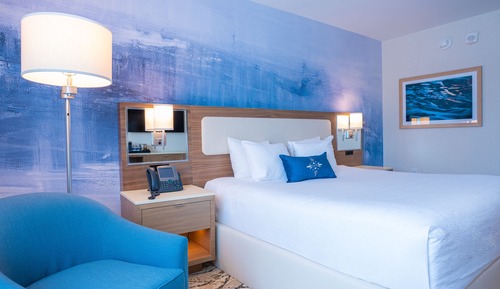 Deluxe Room, 1 King Bed, Non Smoking (Adults Only 21+)