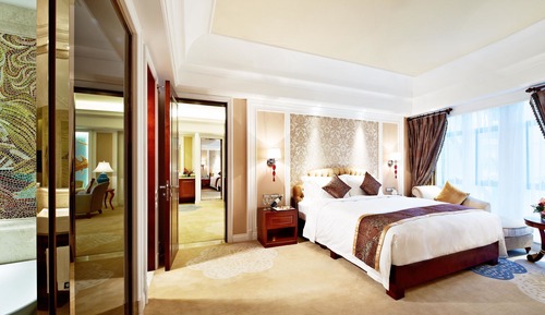 2 King Beds Grand Deluxe Suite Smoking