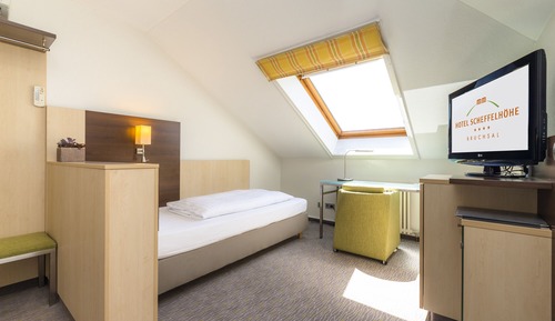 Economy Room