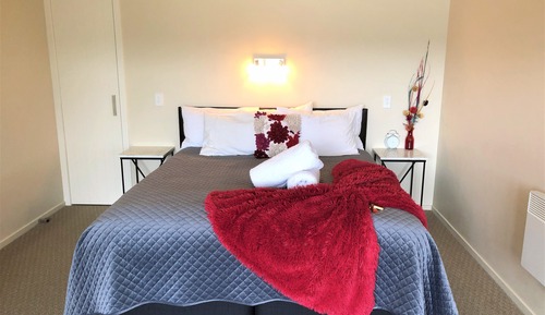  Luxury Apartment, Spa Bath, 2 Bedrooms, Upstairs 