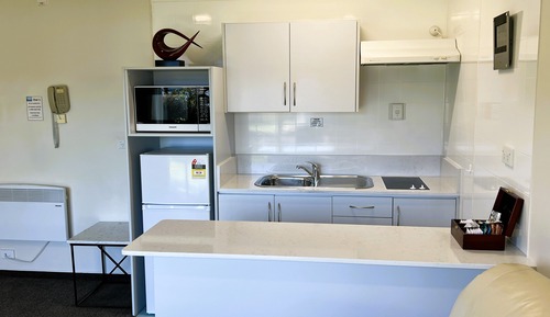 Apartment, 1 Bedroom, Upstairs (Queen and Single) 