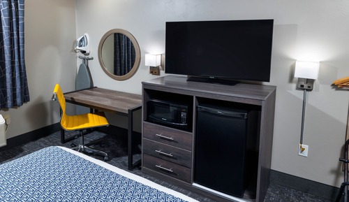Standard Room, 1 Queen Bed, Accessible
