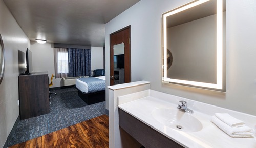 Deluxe Room, 1 Queen Bed