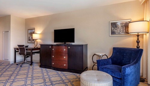 Suite, 1 King Bed, Non Smoking (with Sofabed)