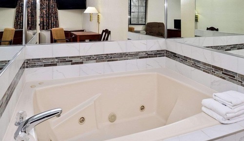 Suite, 1 King Bed, Non Smoking