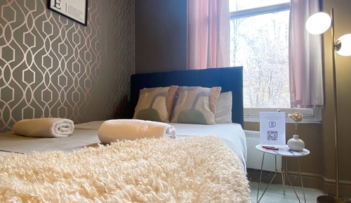 Studio, Ensuite (Mini)