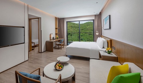 Suite, Multiple Beds, Mountain View