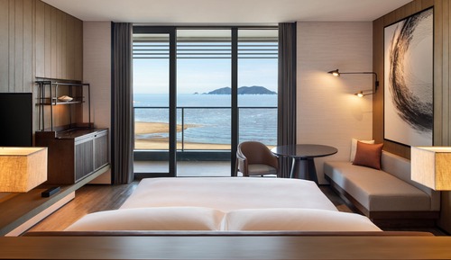 Deluxe Room, 1 King Bed, Balcony, Ocean View