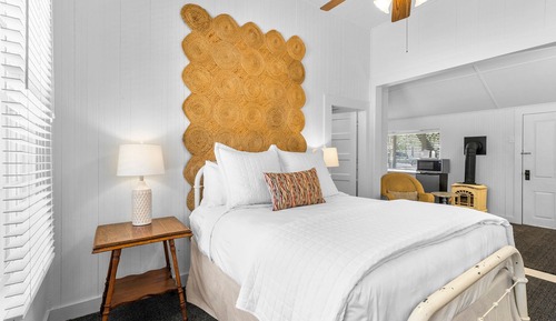 Deluxe Room, 1 Queen Bed