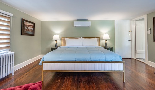 Colonial Room 3