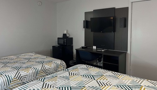 Deluxe Room, 2 Queen Beds, Non Smoking, Refrigerator & Microwave
