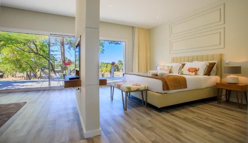 Suite, Garden View