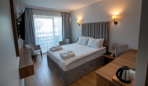 Standard Double Room, Lake View