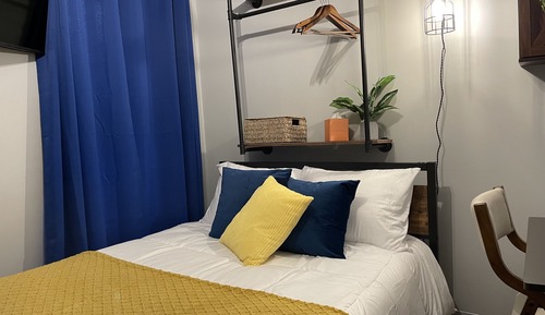 Economy Room