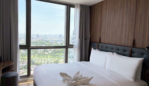 One Bedroom Deluxe  Sky View King