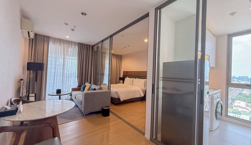 One Bedroom Executive Corner King room